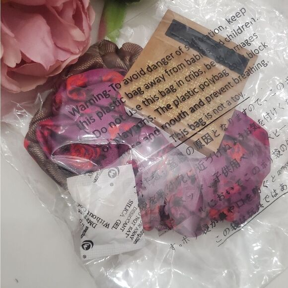 Coach Jumbo Floral Print Print 100% Silk Scrunchie Set (2 scrunchies) - Picture 2 of 4